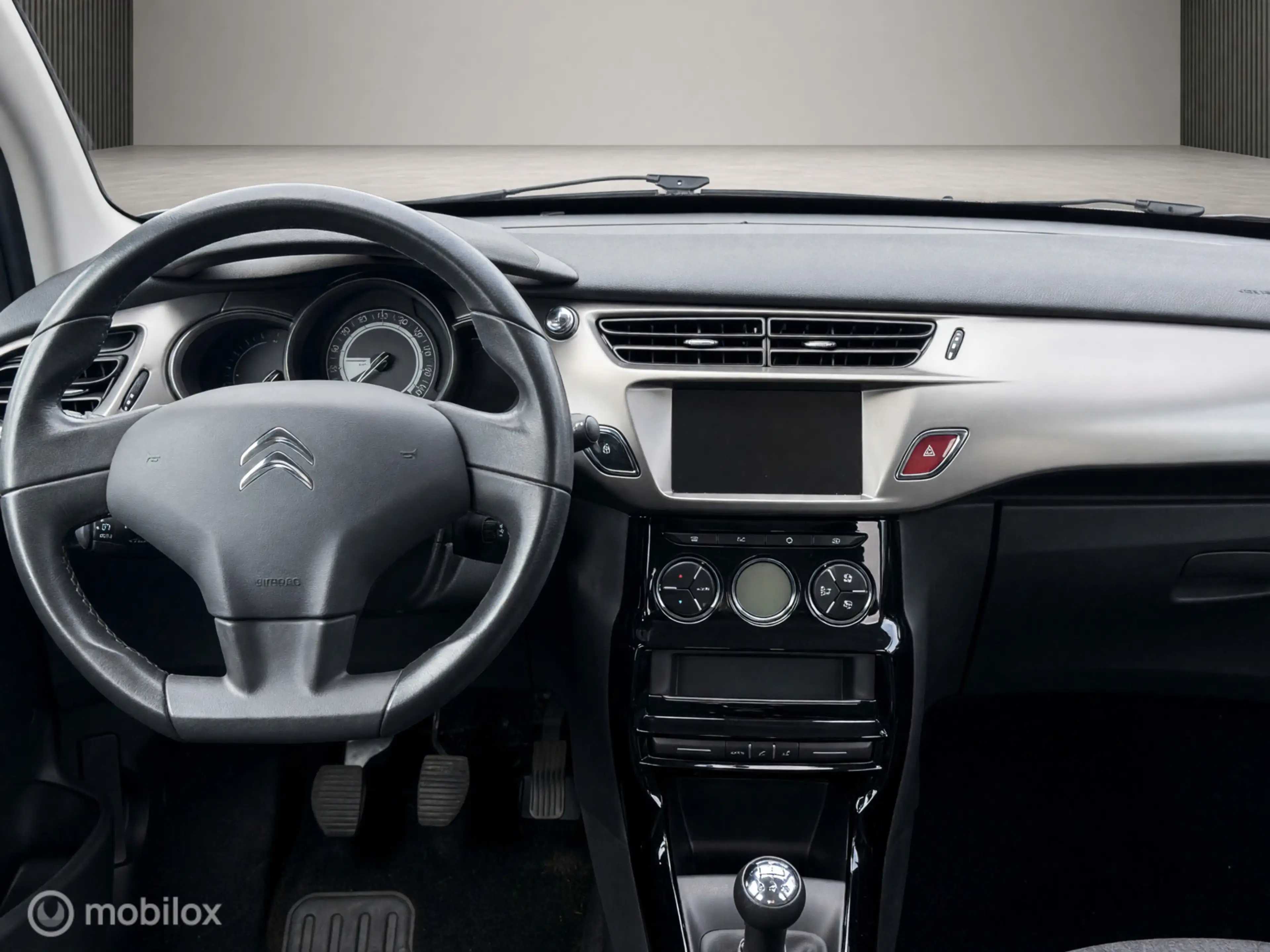 Citroen C3 1.2 PureTech Shine — photo 10