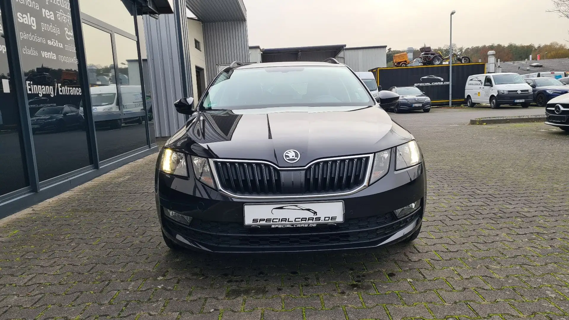 Skoda Octavia Combi Ambition 1.6 Tdi - Navi - Cam - Noir - 2