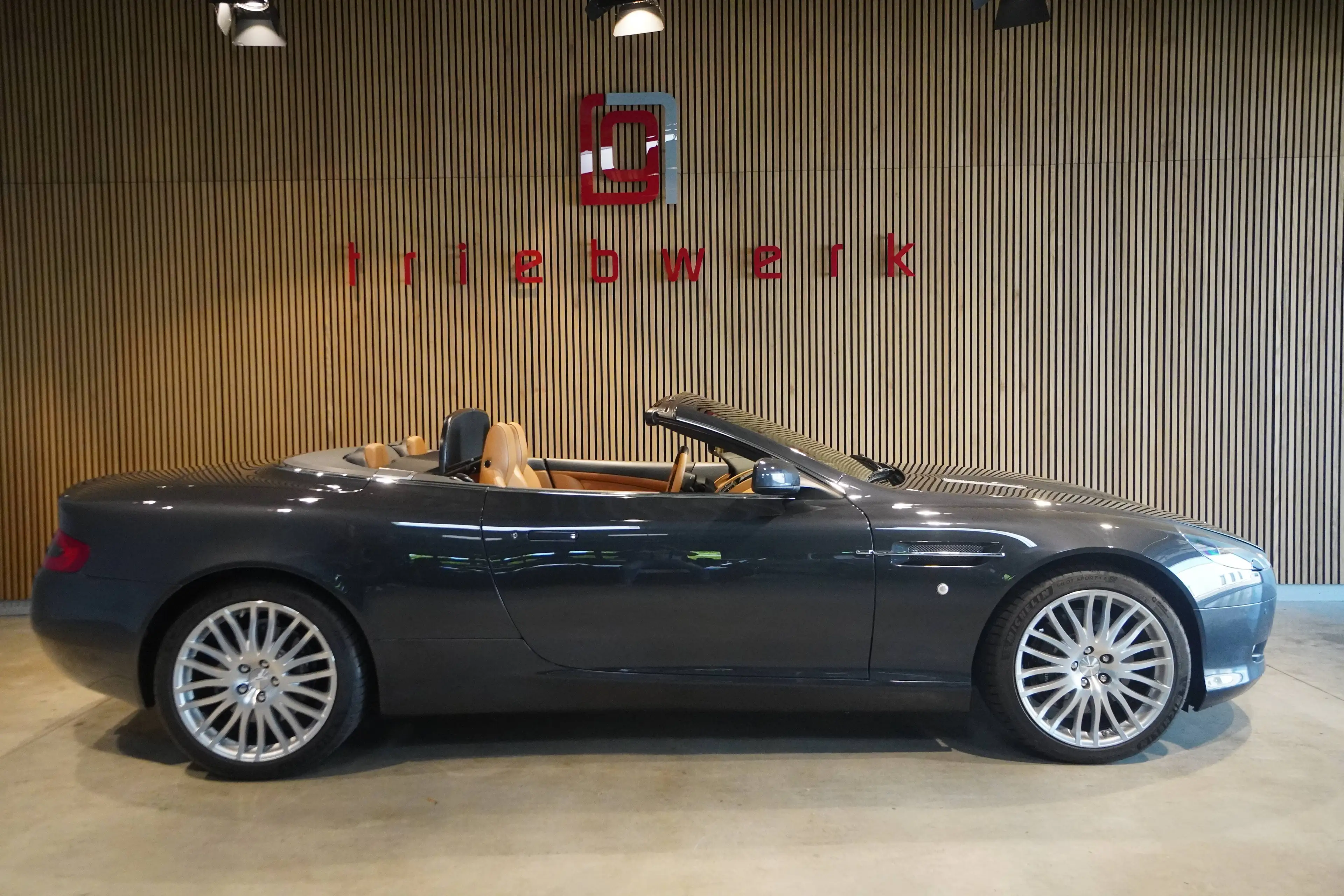 Aston Martin DB9 Volante 6.0*nur 16 TKm*1.Hd*BRD-FZG*Top-Zst*