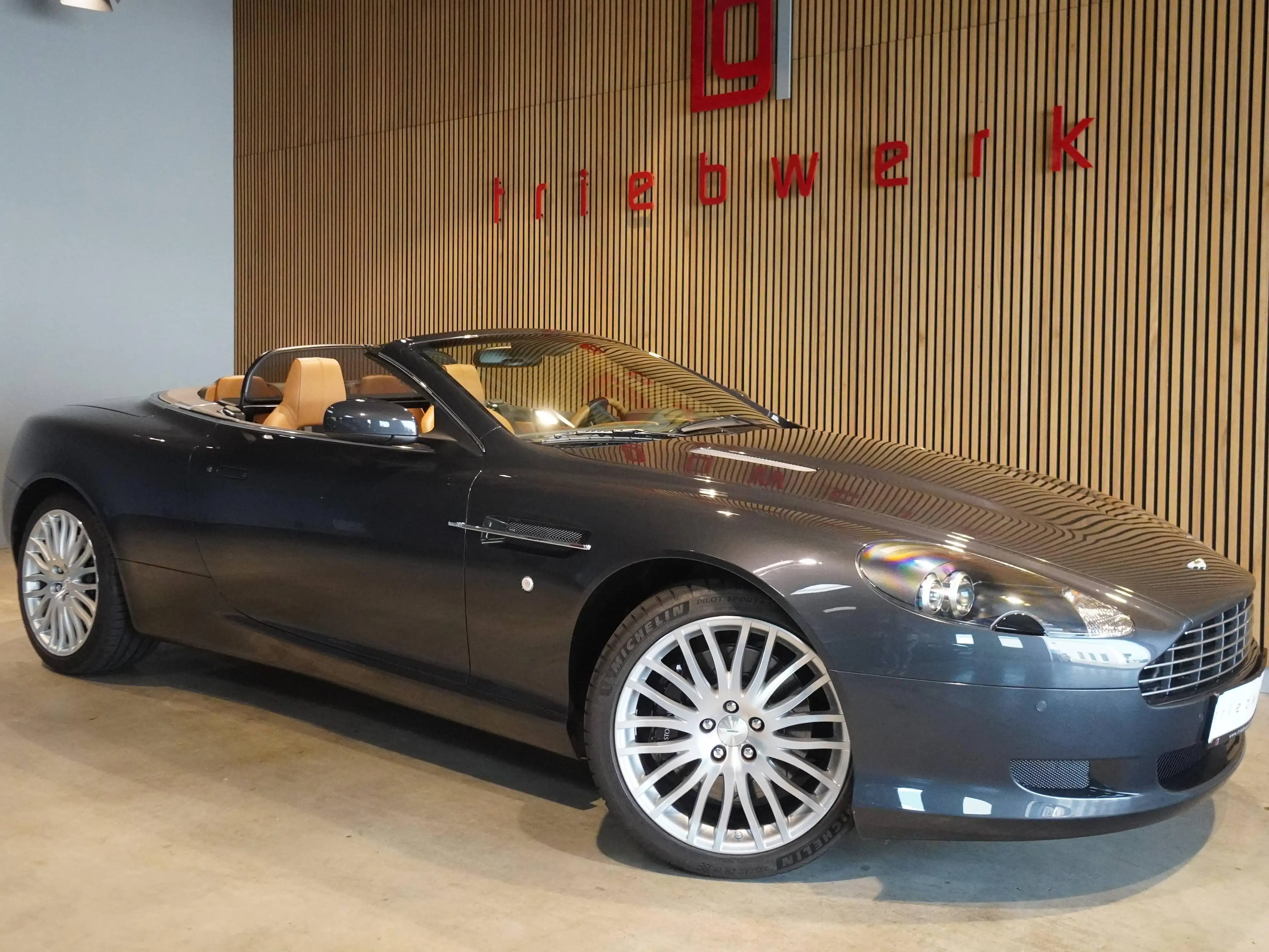 Aston Martin DB9 Volante 6.0*nur 16 TKm*1.Hd*BRD-FZG*Top-Zst* — photo 2