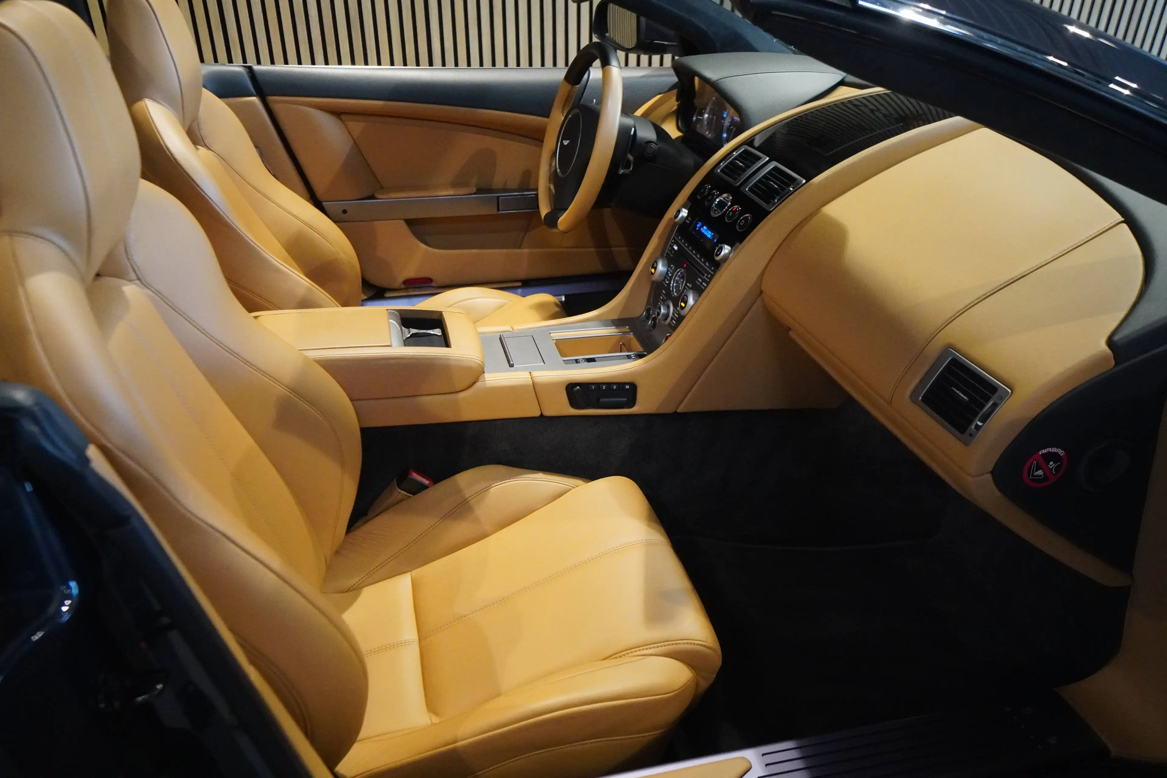 Aston Martin DB9 Volante 6.0*nur 16 TKm*1.Hd*BRD-FZG*Top-Zst* — photo 10