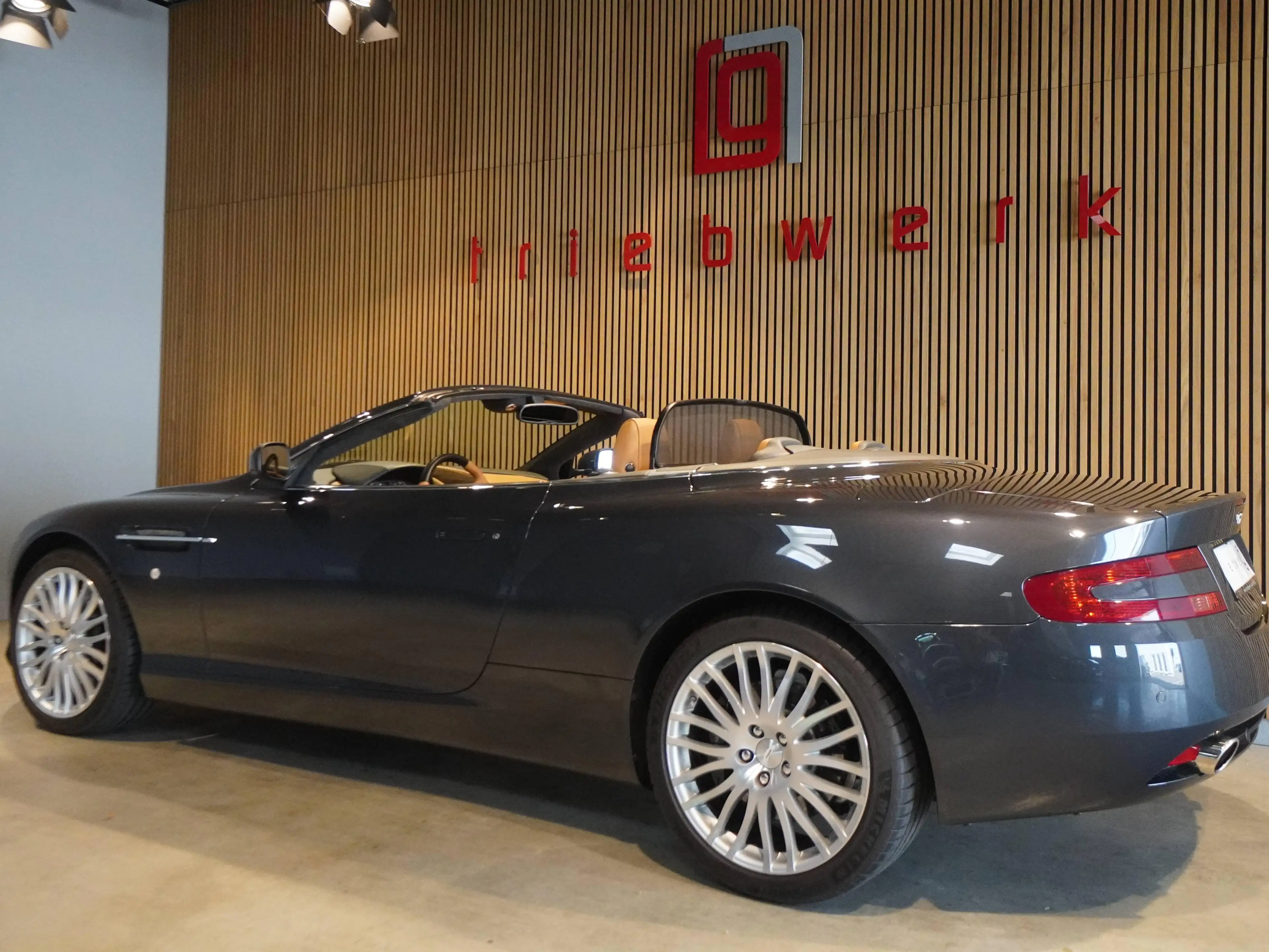 Aston Martin DB9 Volante 6.0*nur 16 TKm*1.Hd*BRD-FZG*Top-Zst* — photo 3