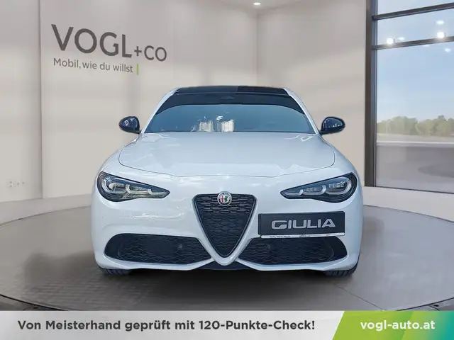 Alfa Romeo Giulia Veloce 2,0 280PS Q4 Ansicht 6