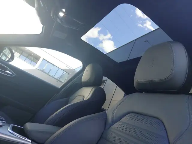 Alfa Romeo Giulia Veloce 2,0 280PS Q4 Ansicht 16