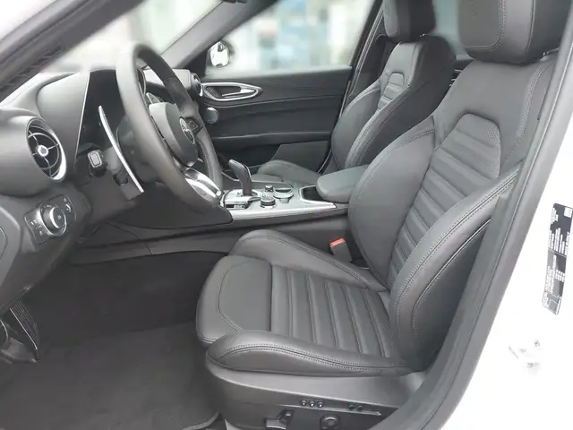 Alfa Romeo Giulia Veloce 2,0 280PS Q4 Ansicht 5