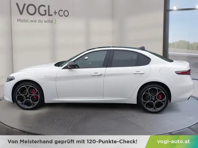 Alfa Romeo Giulia Veloce 2,0 280PS Q4 Ansicht 2
