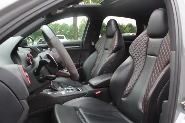 Audi RS3 view 4