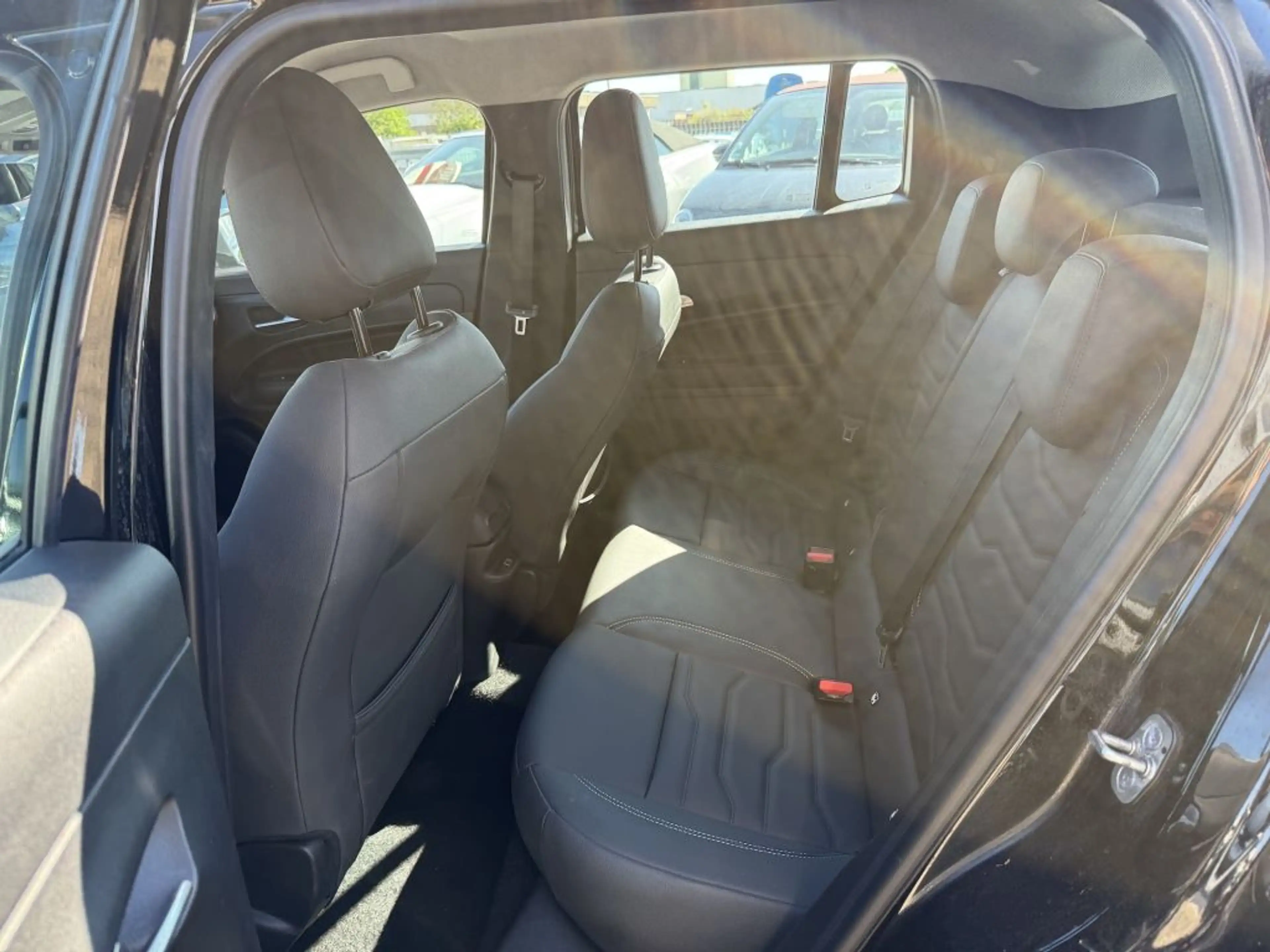 Jeep Avenger 1.2 GSE T3 Turbo-Benzin GDI Altitude — photo 13