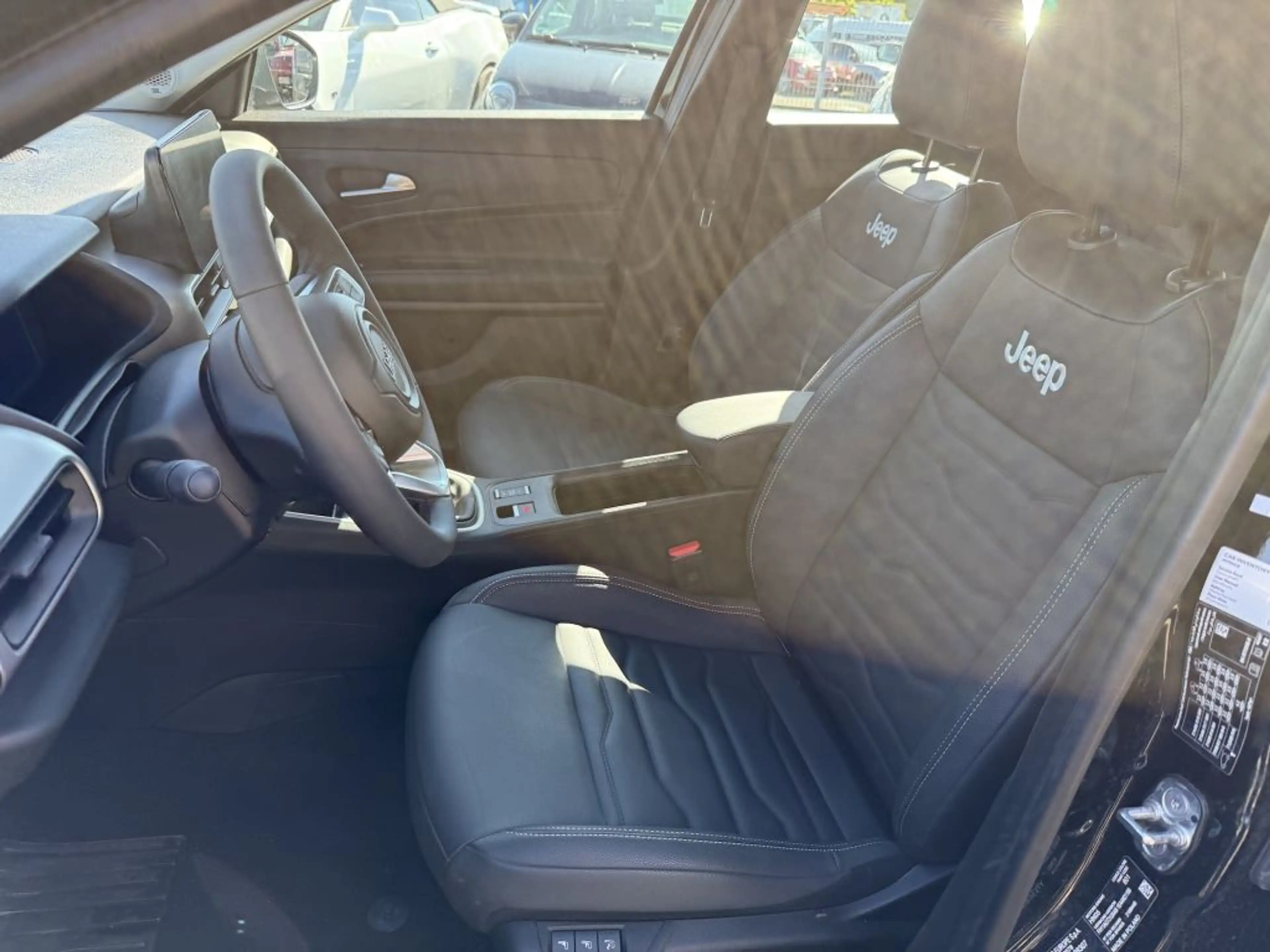 Jeep Avenger 1.2 GSE T3 Turbo-Benzin GDI Altitude — photo 12