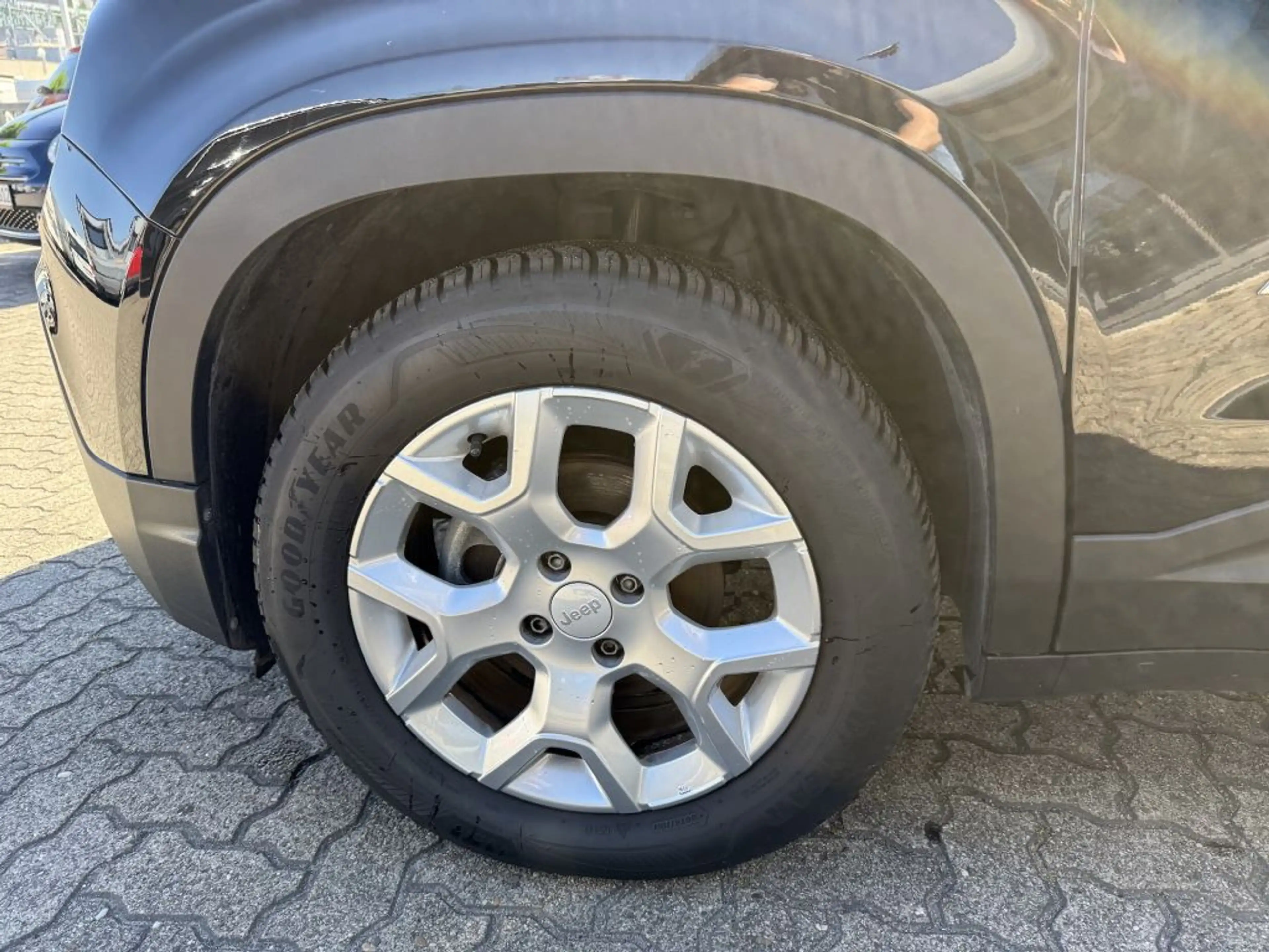Jeep Avenger 1.2 GSE T3 Turbo-Benzin GDI Altitude — photo 9