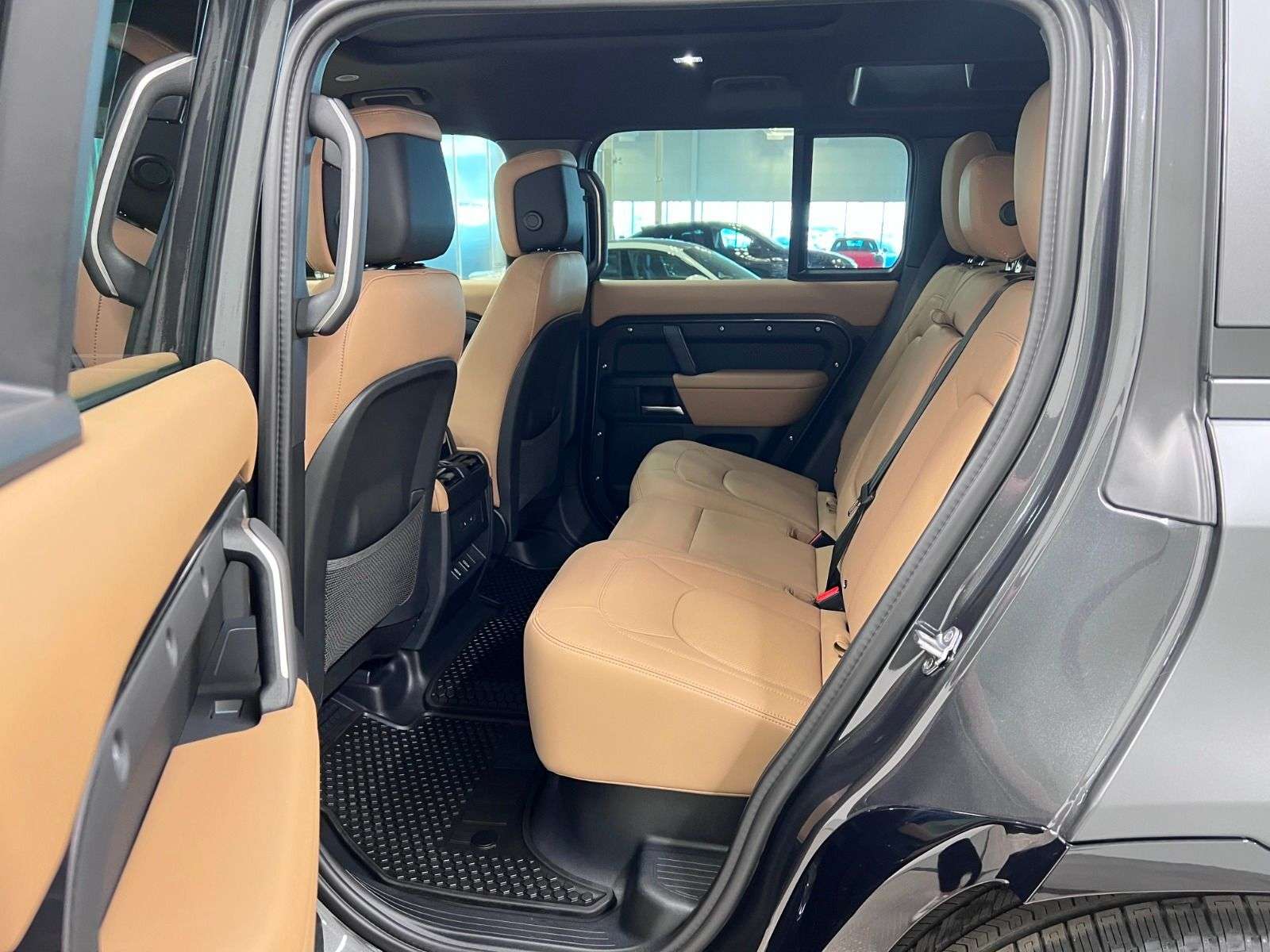 2026 Land Rover Defender 110 P400 X-DYNAMIC SE | FULL MATTE WRAP thumb 24