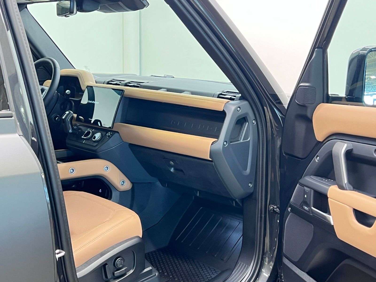 2026 Land Rover Defender 110 P400 X-DYNAMIC SE | FULL MATTE WRAP thumb 26
