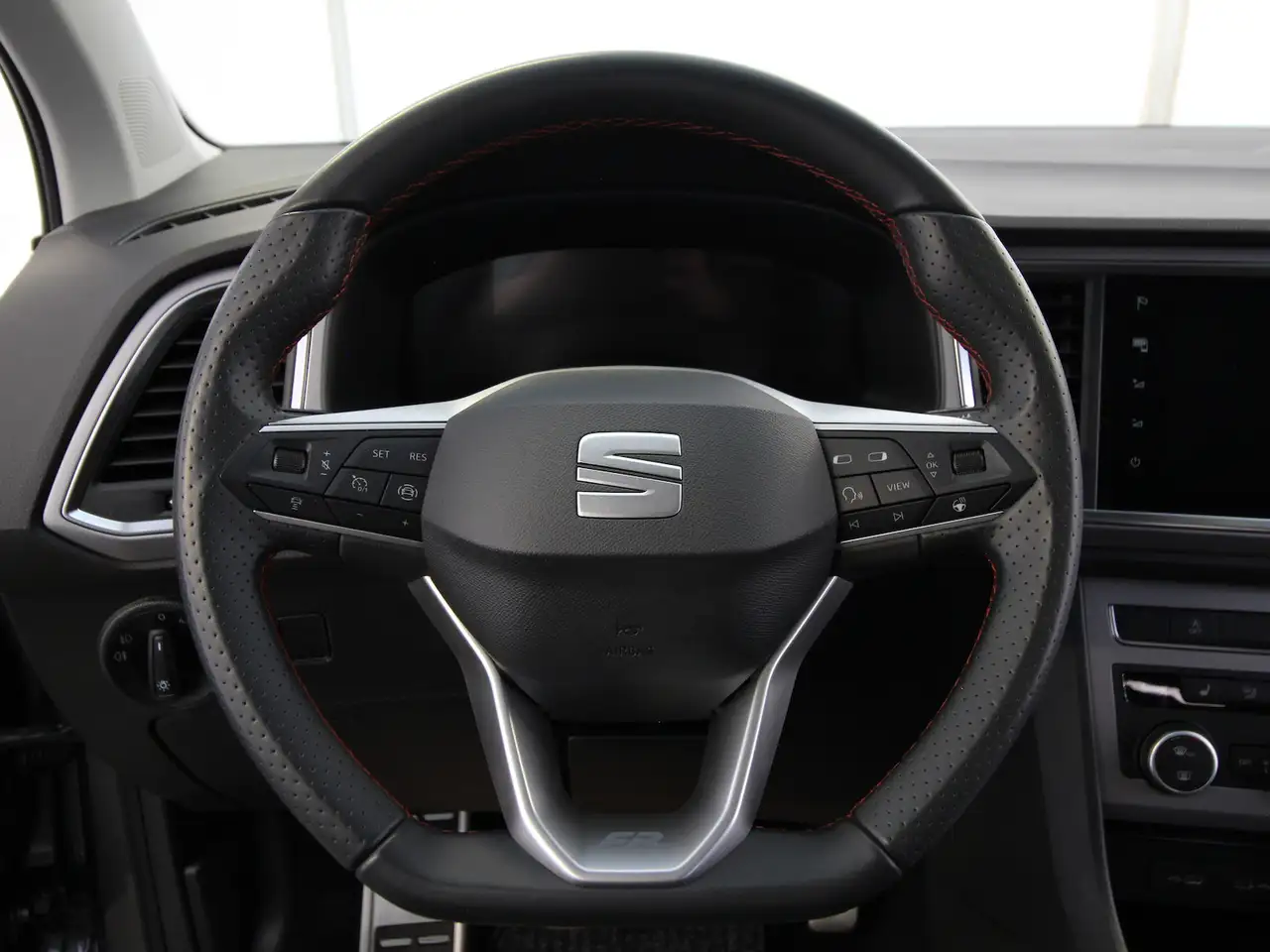 SEAT Ateca 1.5 TSI FR NAVI+KAMERA+LED+ACC 22