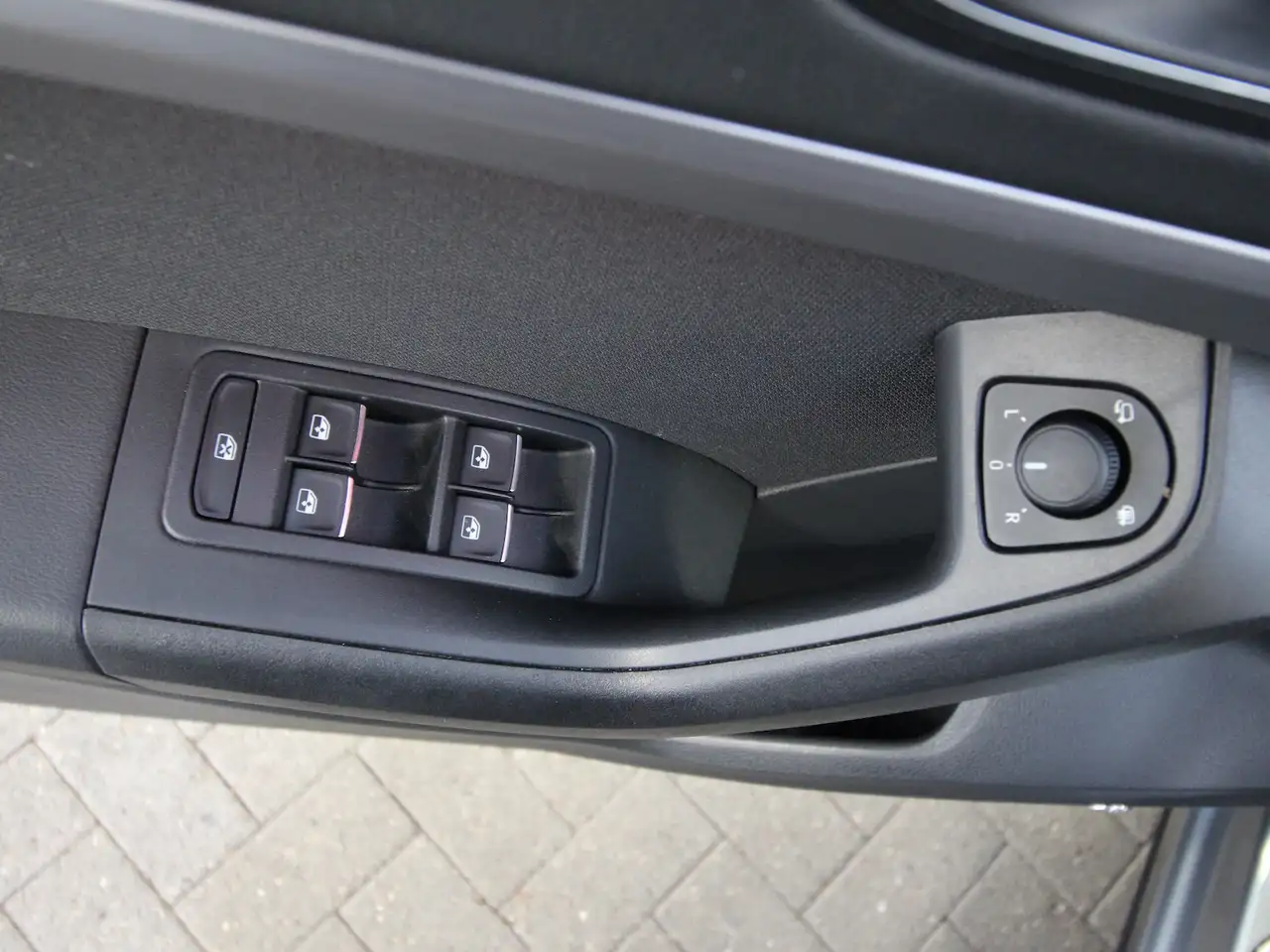SEAT Ateca 1.5 TSI FR NAVI+KAMERA+LED+ACC 24