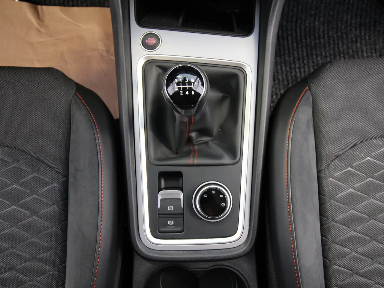 SEAT Ateca 1.5 TSI FR NAVI+KAMERA+LED+ACC 21