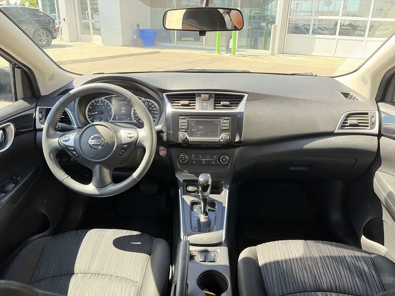 Nissan Sentra снимка Nissan Sentra