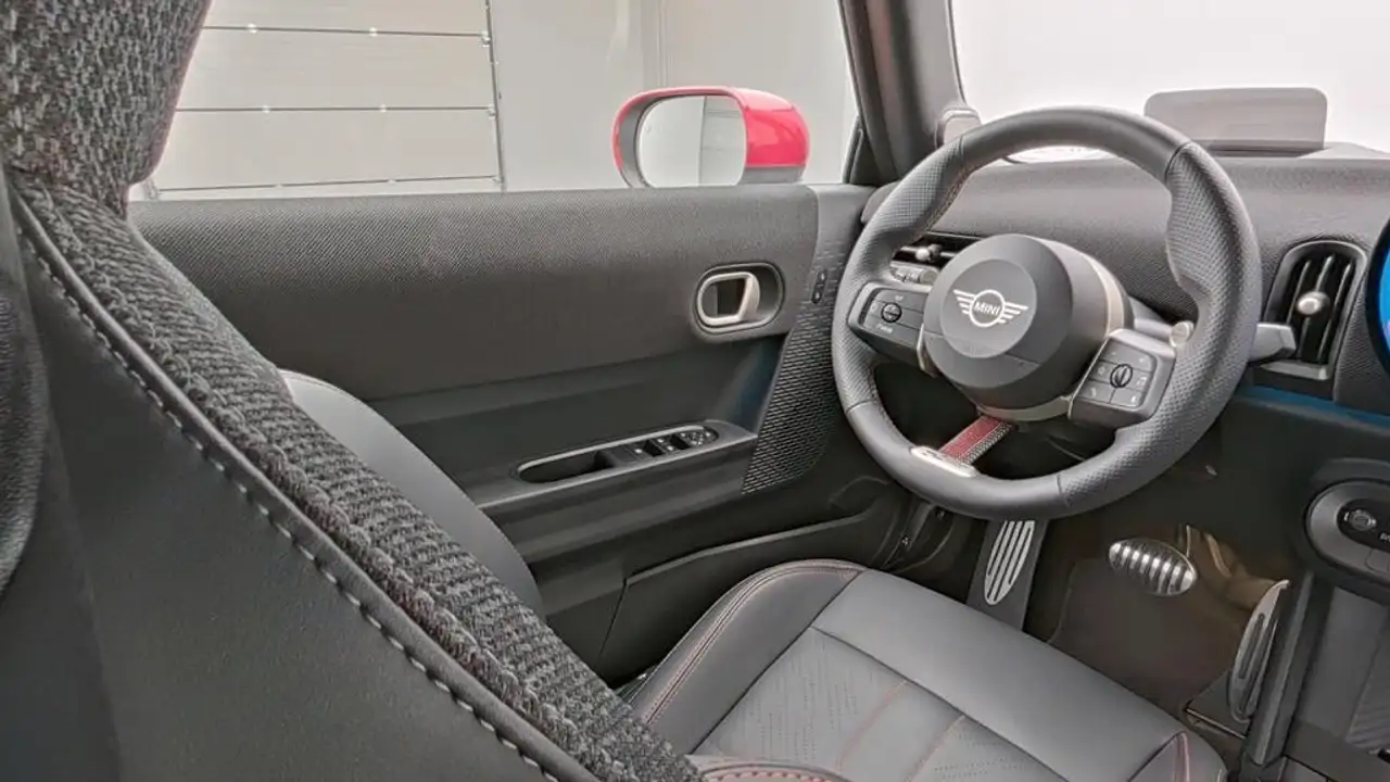 MINI John Cooper Works Cabrio John Cooper Works Trim 22