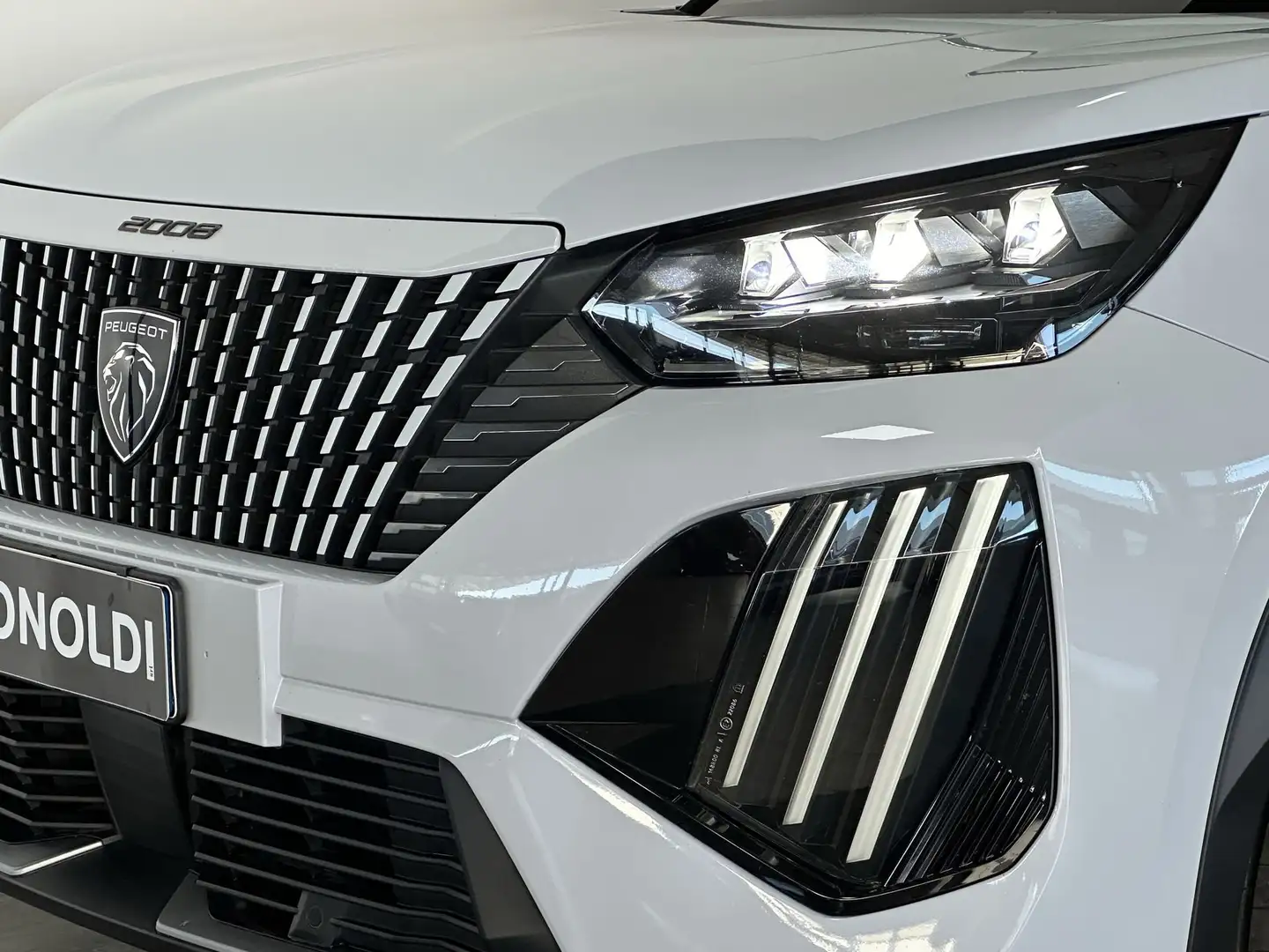 Peugeot 2008 2008 PureTech 130 S&S EAT8 GT Bianco - 2