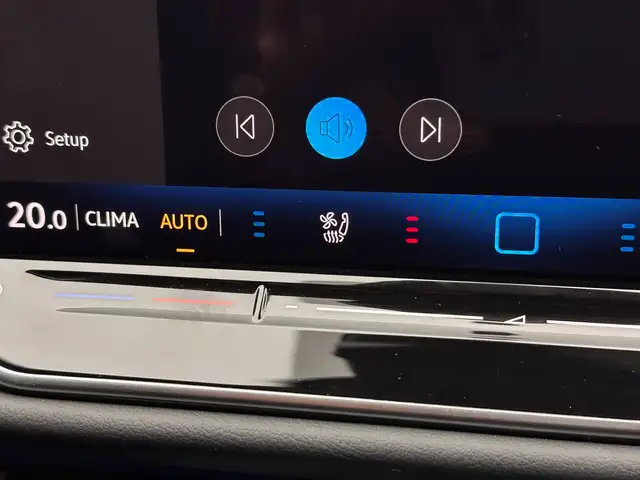 Volkswagen Passat view 10