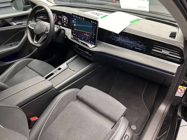 Volkswagen Passat view 12