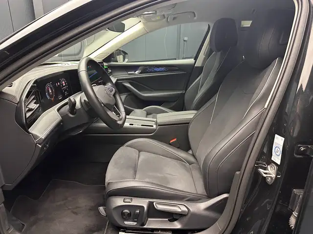 Volkswagen Passat view 15