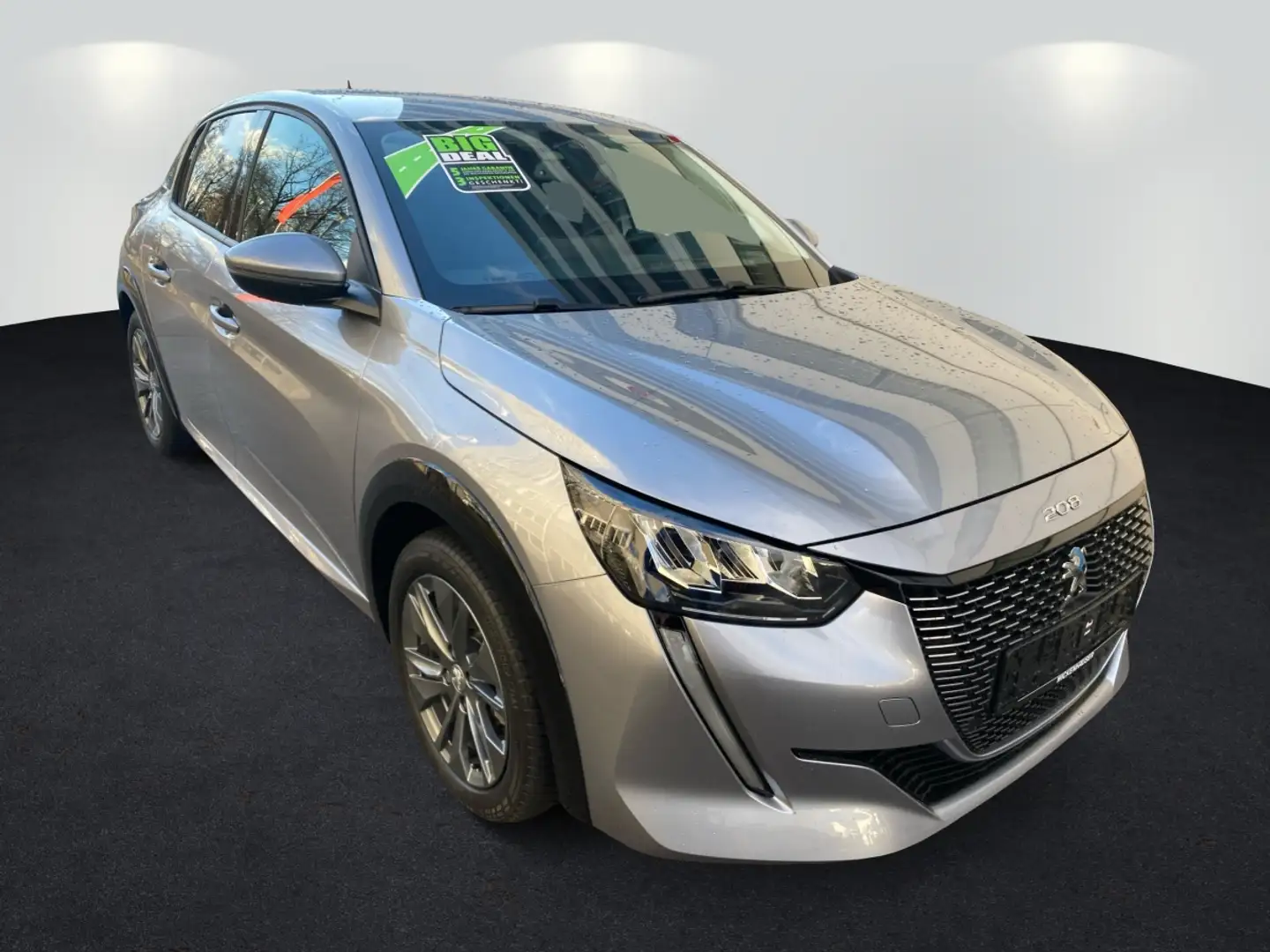 Peugeot 208 e- Allure PDC Klima Navi DAB Tempomat Grau - 2