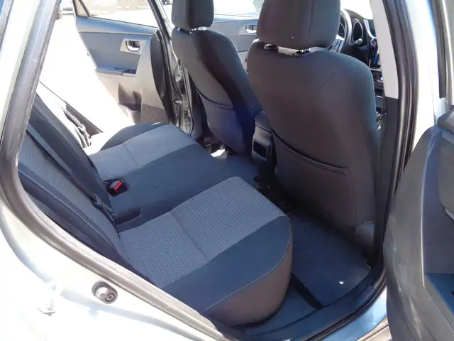 Toyota Auris view 9