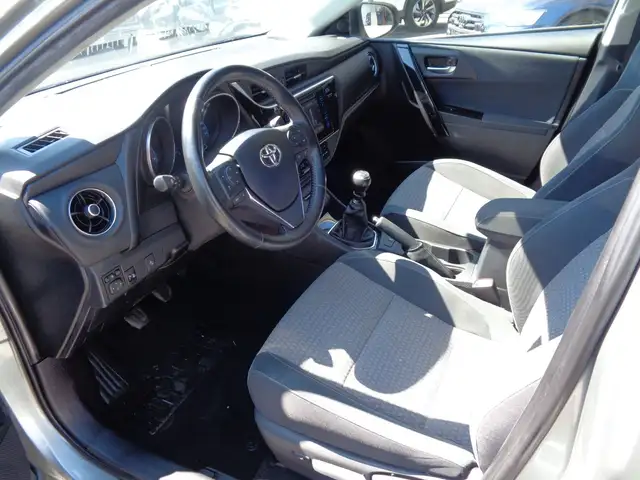 Toyota Auris view 7
