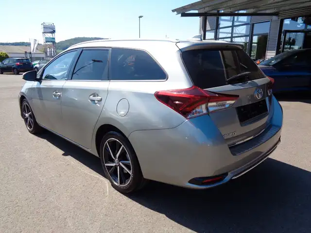 Toyota Auris view 6