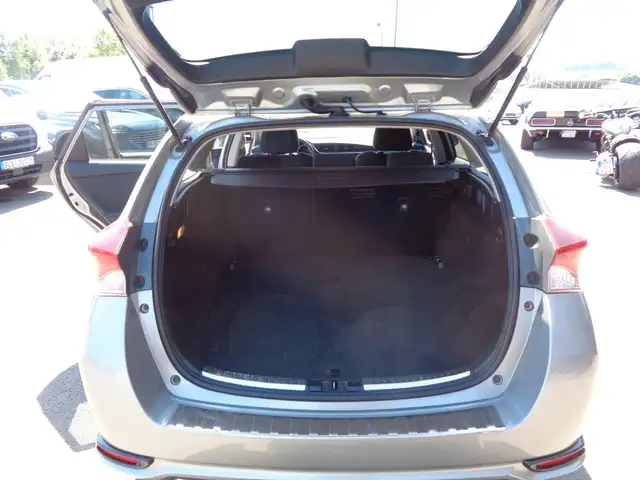 Toyota Auris view 13