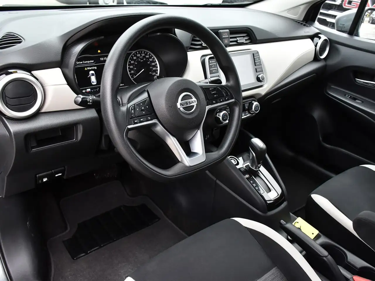 Nissan Versa снимка Nissan Versa