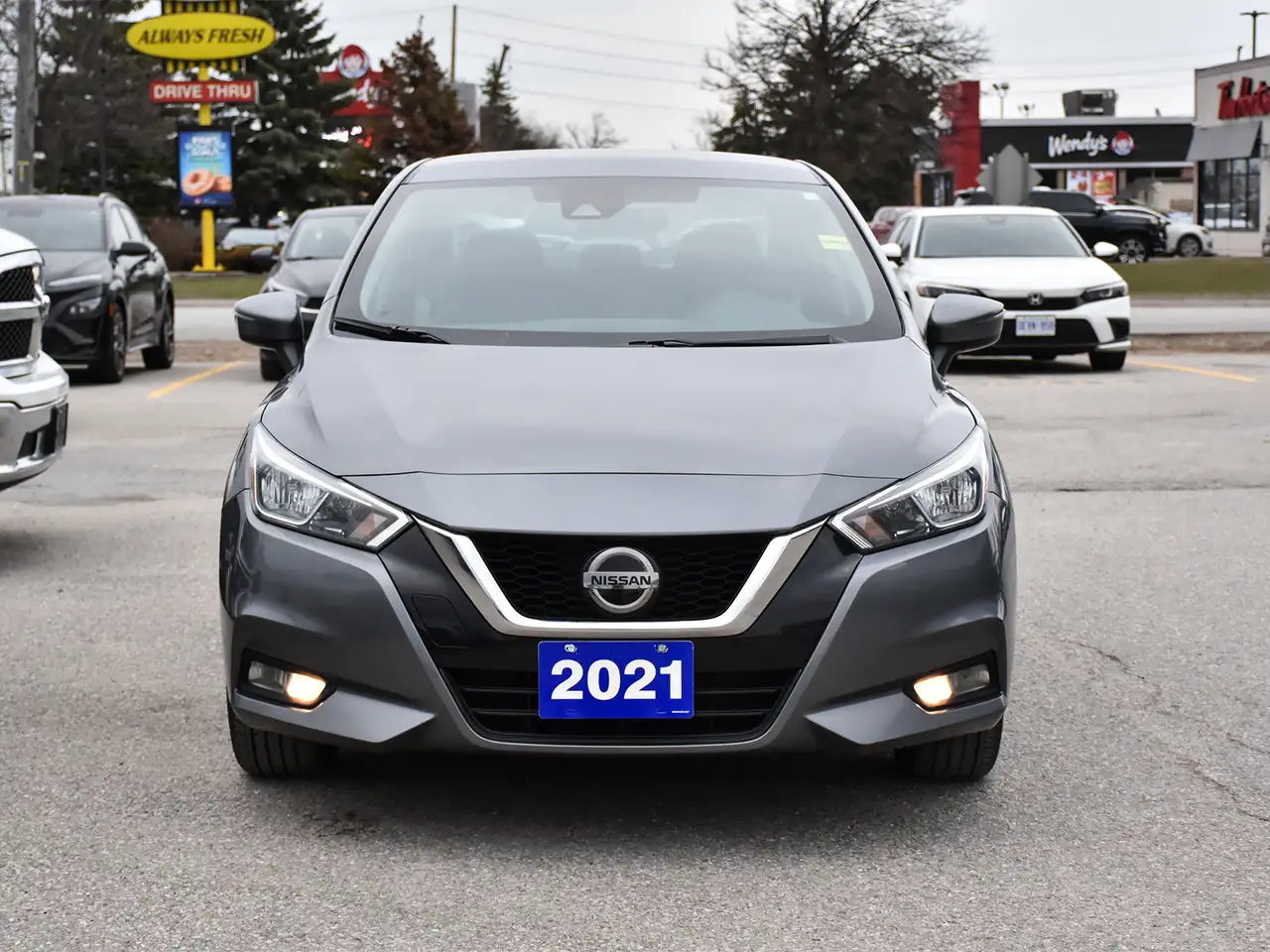 Nissan Versa снимка Nissan Versa