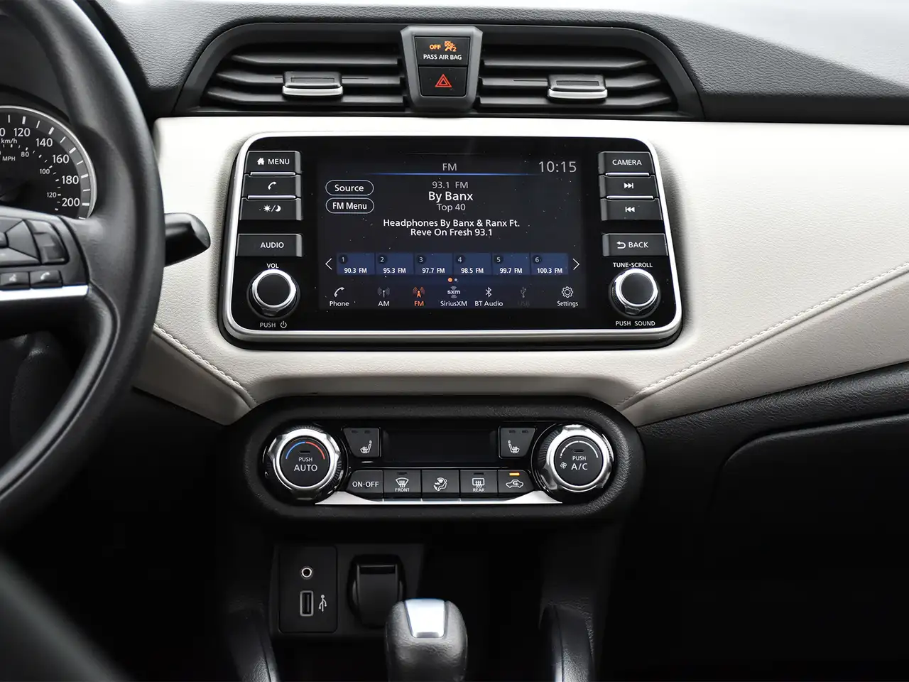 Nissan Versa снимка Nissan Versa