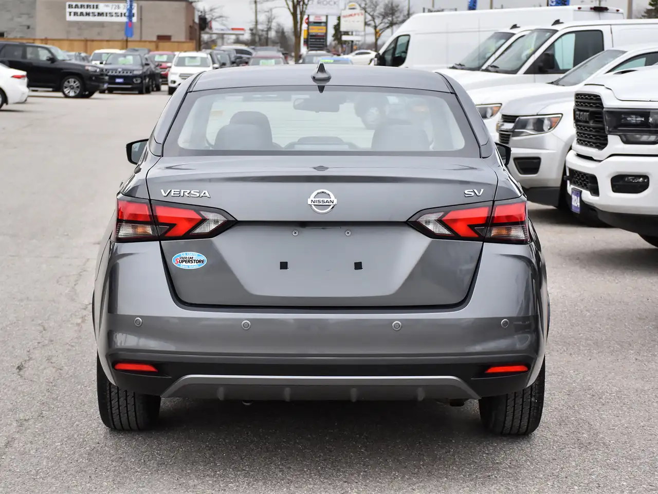Nissan Versa снимка Nissan Versa