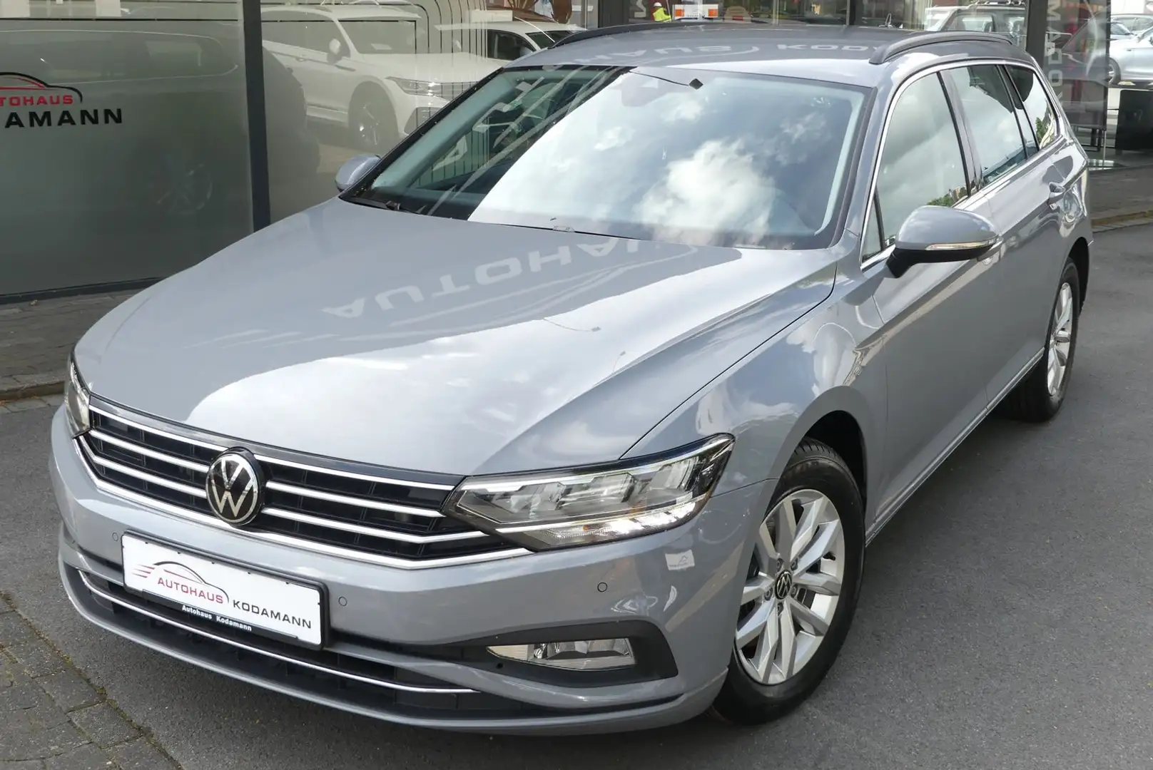 Volkswagen Passat Variant Business 2.0TDI*ACC*CAM*LED*AHK* Grau - 2