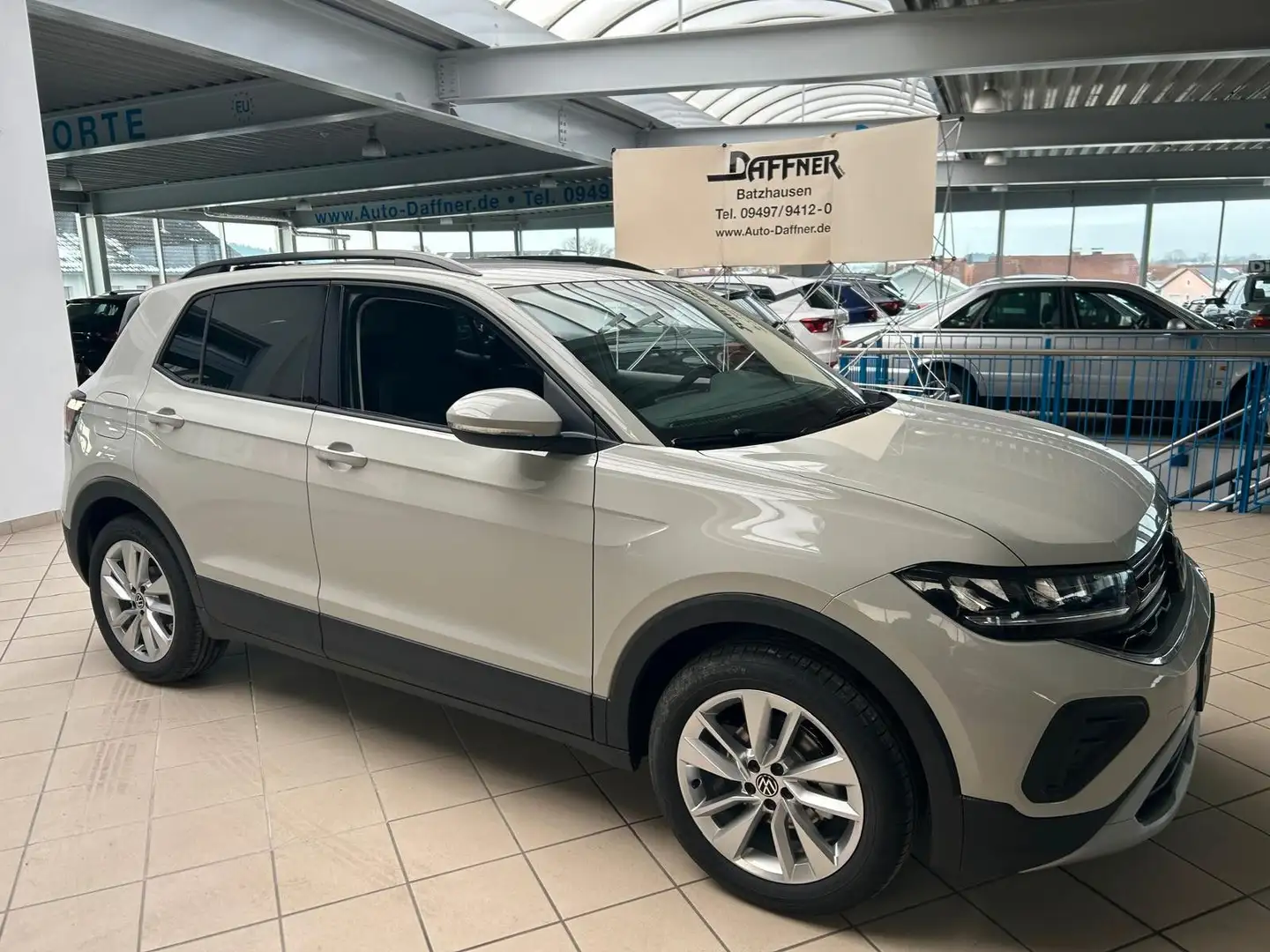 Volkswagen T-Cross 1.0 TSI OPF 85 kW / PDC / SZHZG / DAB Beige - 2