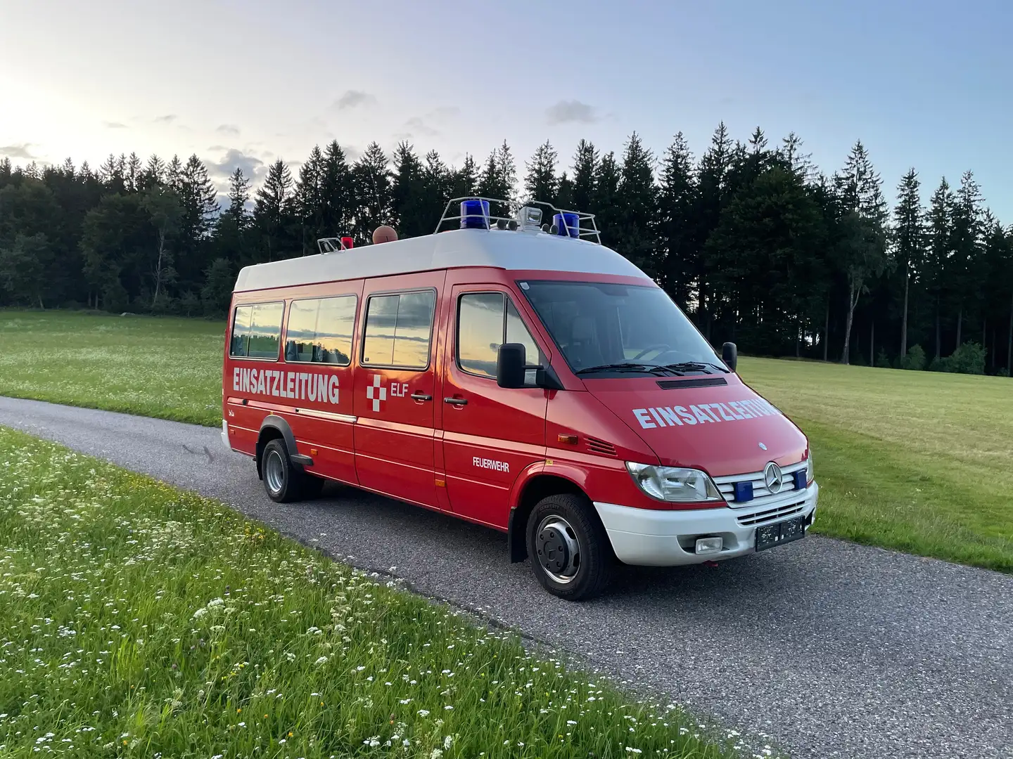 Mercedes-Benz Sprinter 413 CDI Sprinter Feuerwehr lang hoch Camping Rot - 1