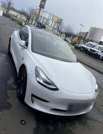 Model 3 Standard Reichweite Plus Hinterradantrieb