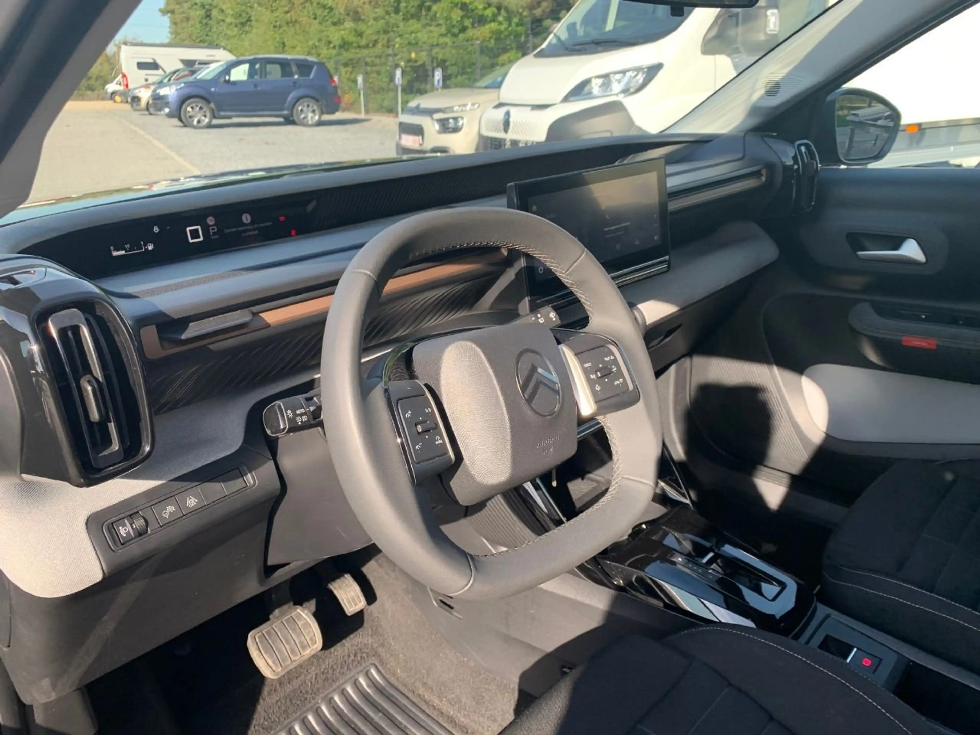 Citroen C3 Aircross Hybrid 145 PLUS — photo 15