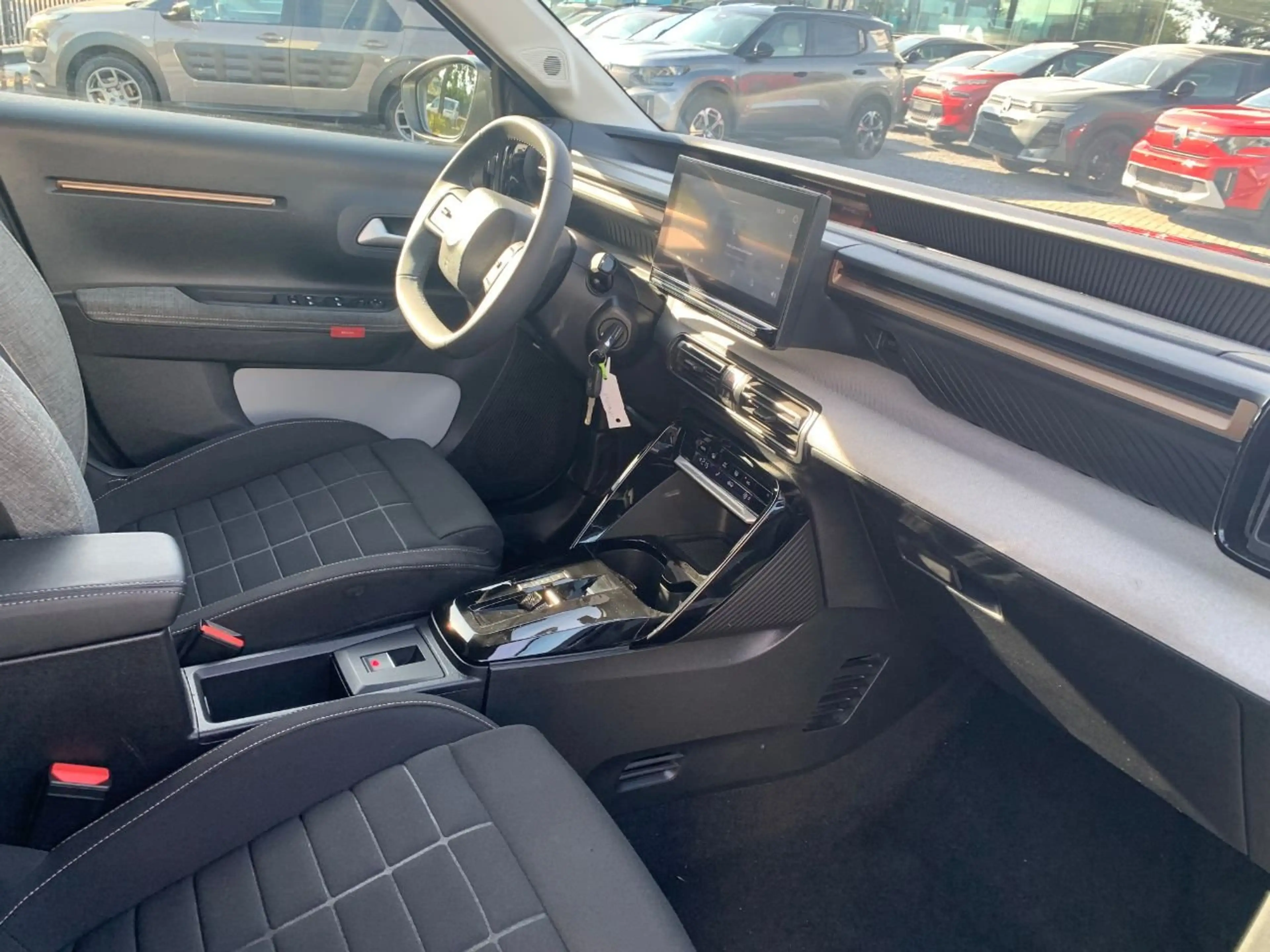 Citroen C3 Aircross Hybrid 145 PLUS — photo 14