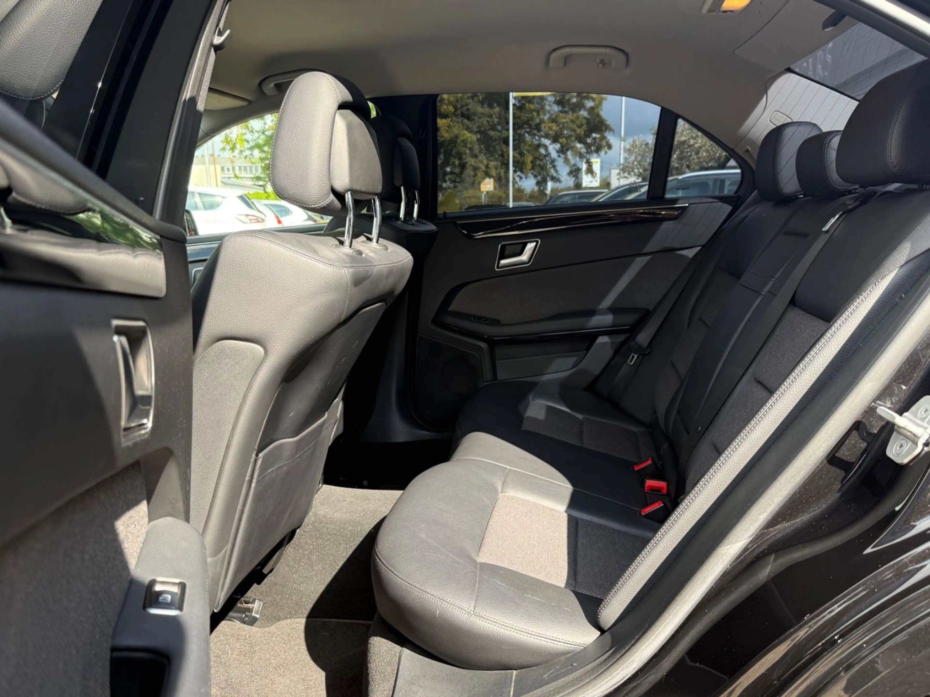 Mercedes-Benz E 200 E Limousine BlueEff. *AMBIENTE*TEMP*SH — photo 23