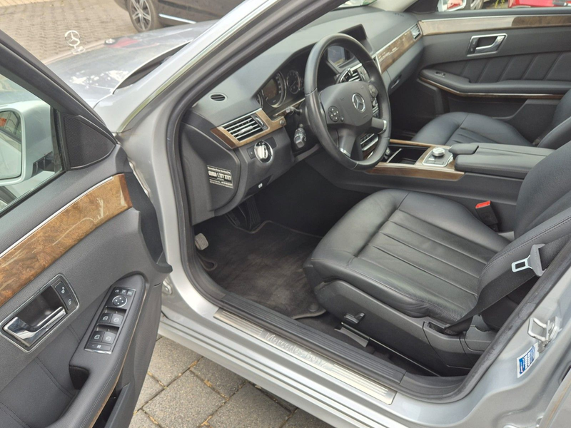 Mercedes-Benz E 350 CGI BlueEff Elegance LEDER SHZ KLIMAAUT NA — photo 13