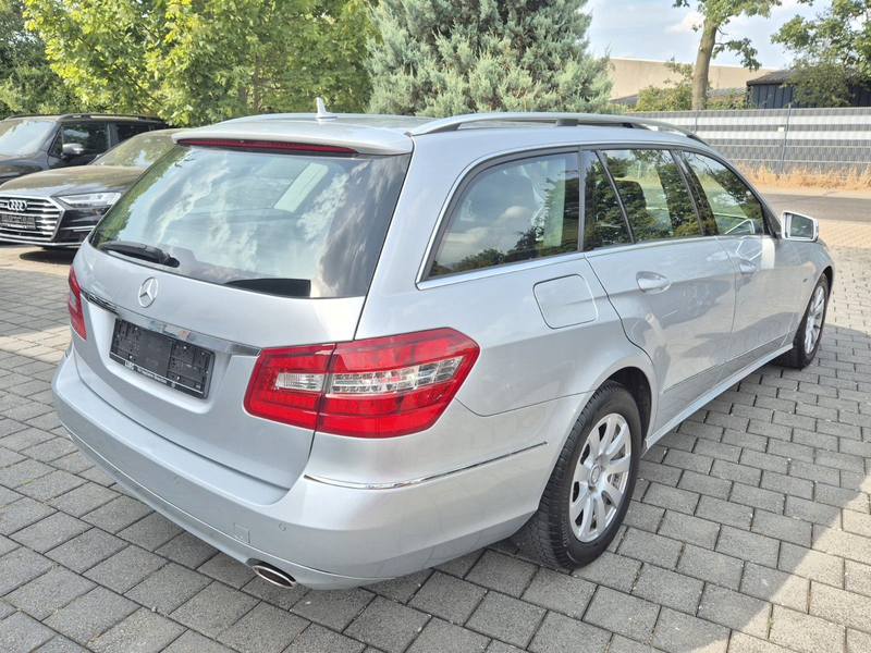 Mercedes-Benz E 350 CGI BlueEff Elegance LEDER SHZ KLIMAAUT NA — photo 4
