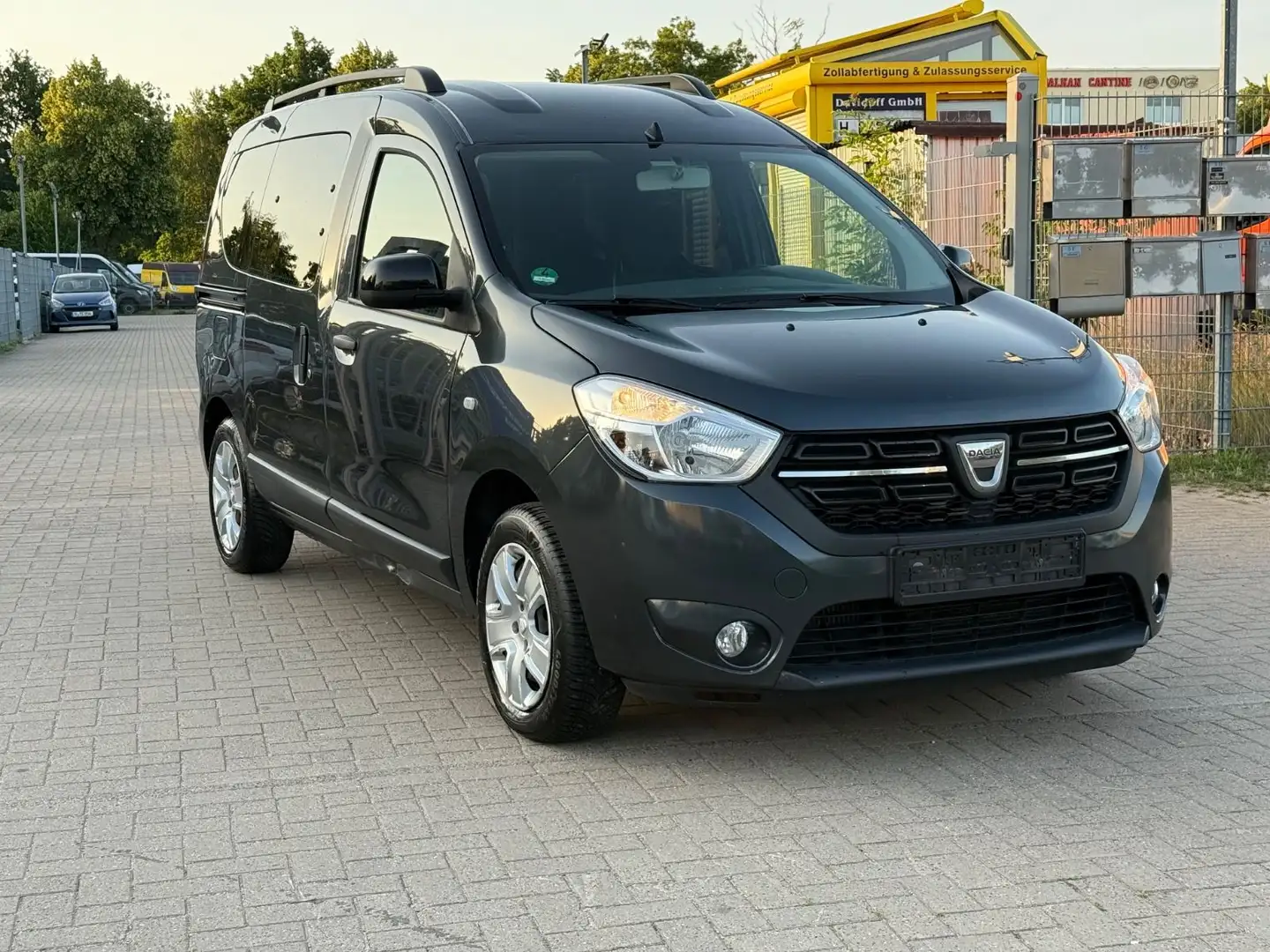 Dacia Dokker Comfort Gris - 1