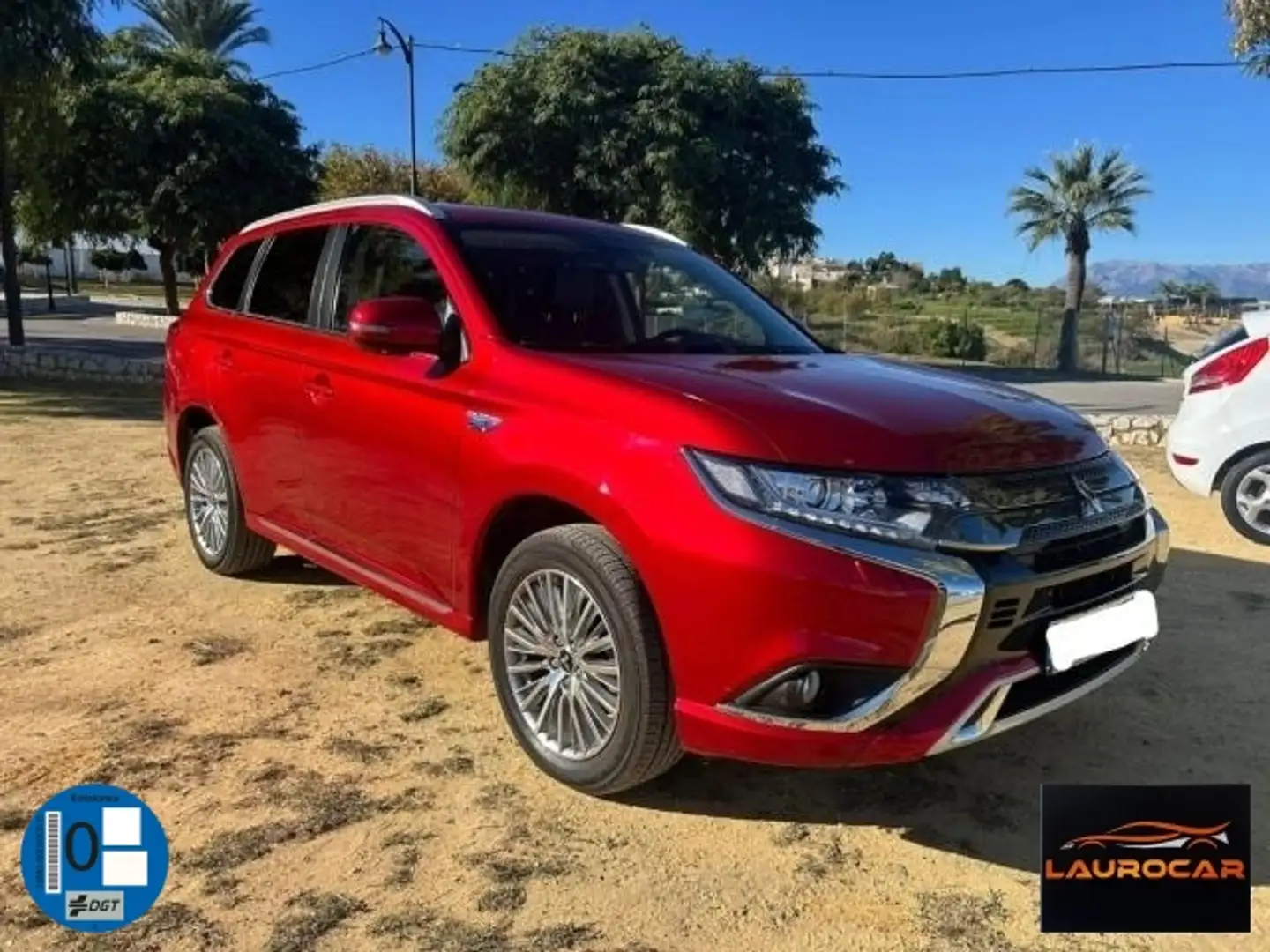 Mitsubishi Outlander PHEV Kaiteki+ Rojo - 2
