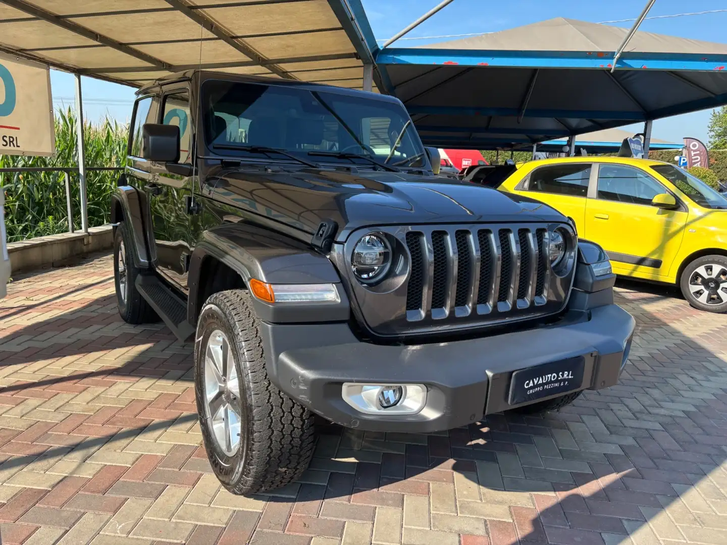 Jeep Wrangler Unlimited 2.2 Mjt II Sahara Šedá - 1