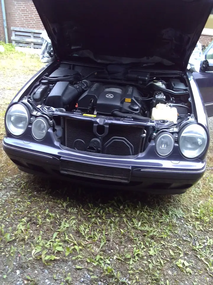Mercedes-Benz E 240 Avantgarde, foto 3