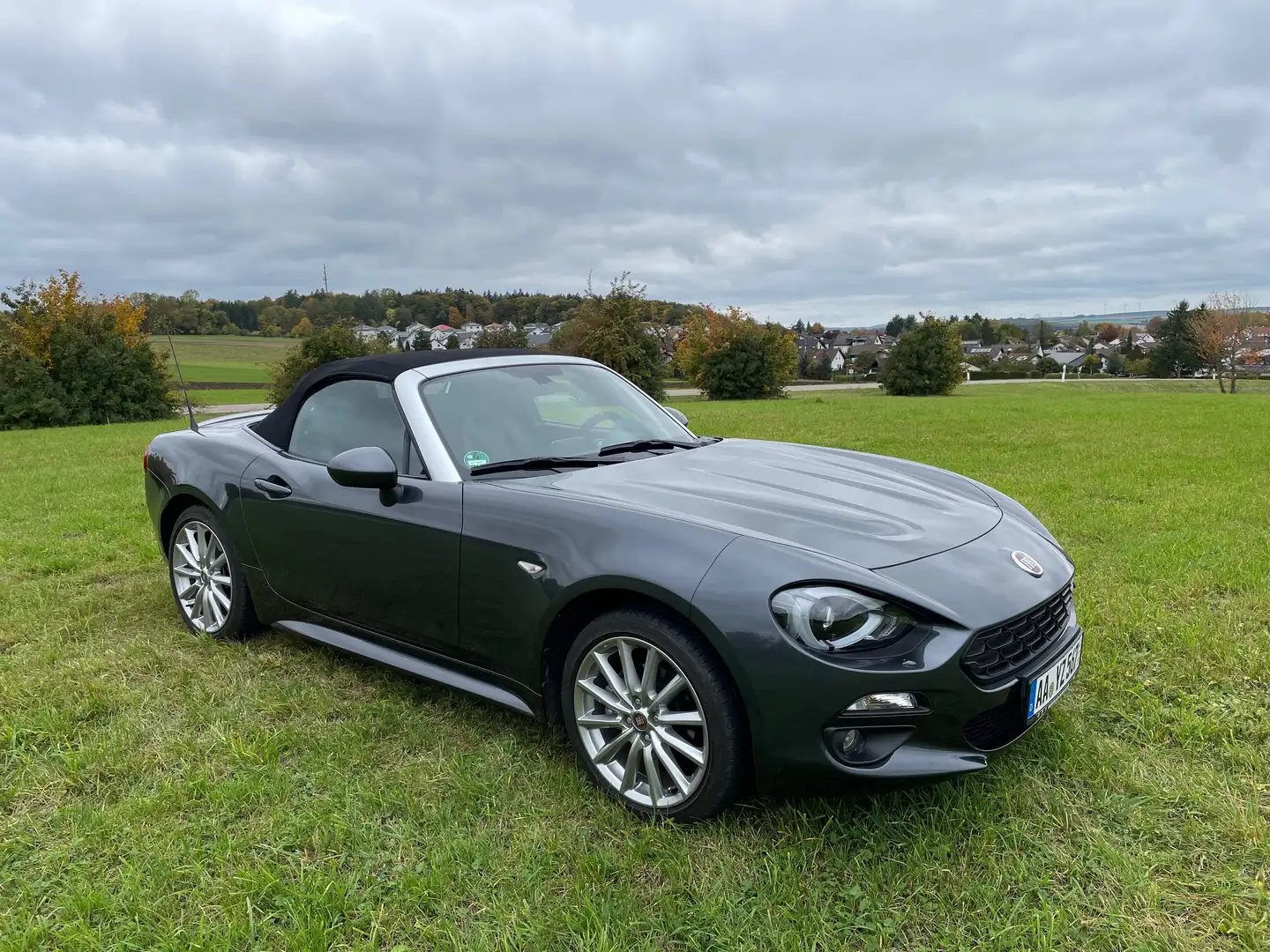 Fiat 124 Spider 124 Spider 1.4 MultiAir Turbo Lusso Grau - 2