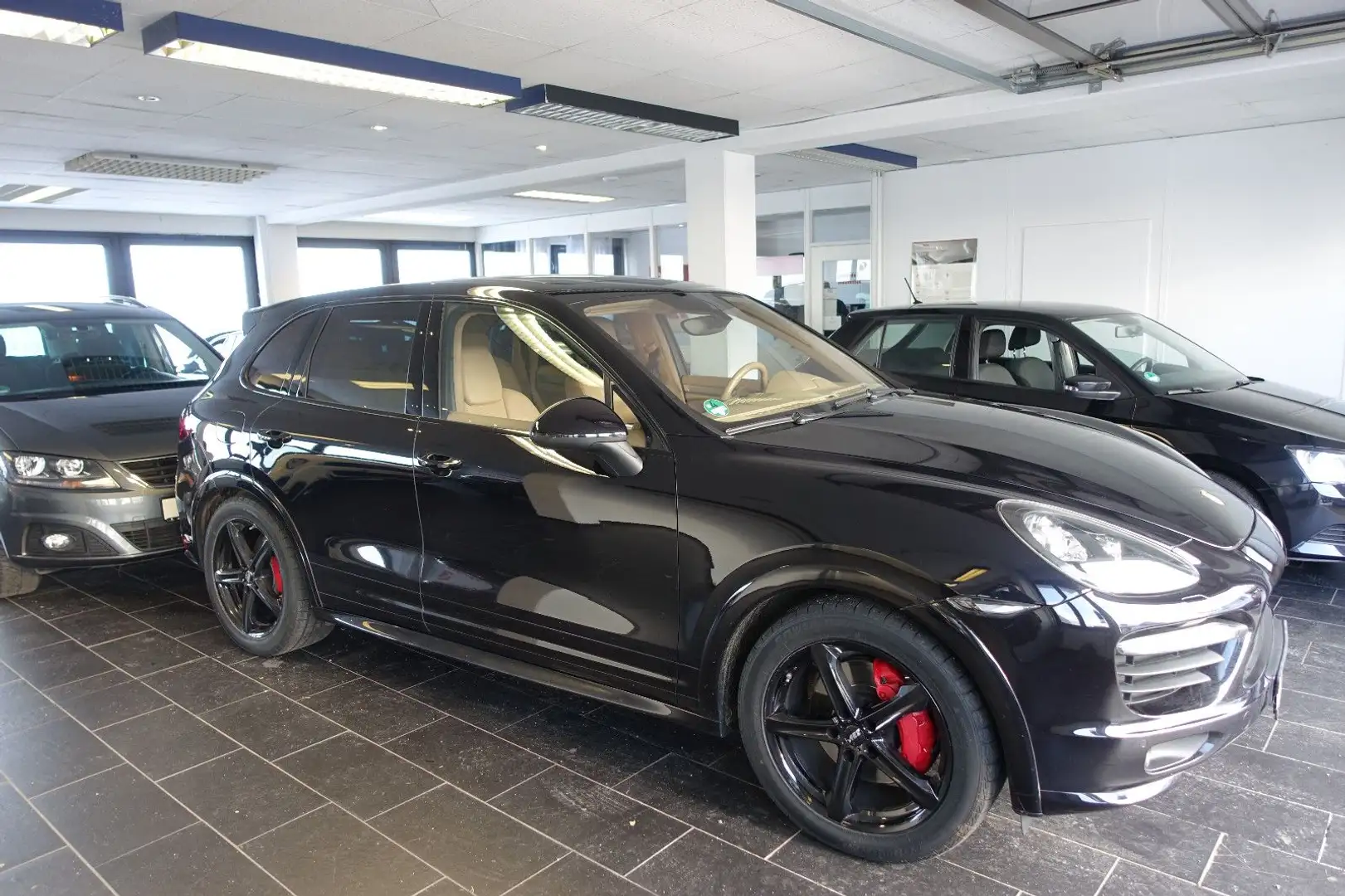 Porsche Cayenne GTS*BHZ Lenkrad*Alcantara*PANO Schwarz - 2