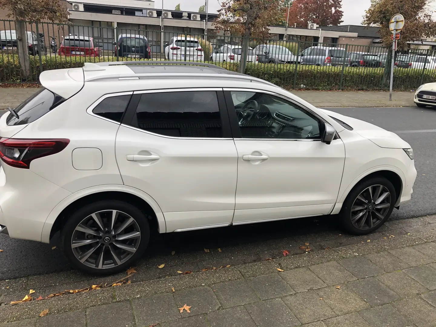 Nissan Qashqai 1.3 DIG-T TEKNA+ - 1